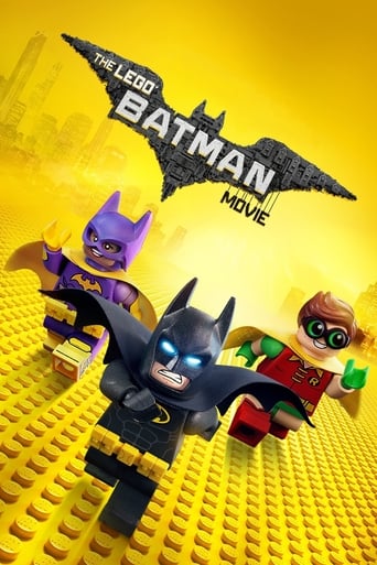 Il en rêvait depuis La Grande Aventure LEGO : Batman est enfin le héros de son propre film ! Mais la situation a bien changé à Gotham – et s'il veut sauver la ville des griffes du Joker, il lui faudra arrêter de jouer au justicier masqué et découvrir le travail d'équipe ! Peut-être pourra-t-il alors se décoincer un peu…
